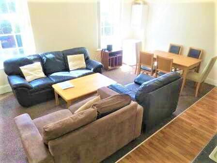 Great 7 Bedroom Property, 19 Dunluce Avenue, Queens Quarter!, Belfast, BT9 7AW - Photo 2