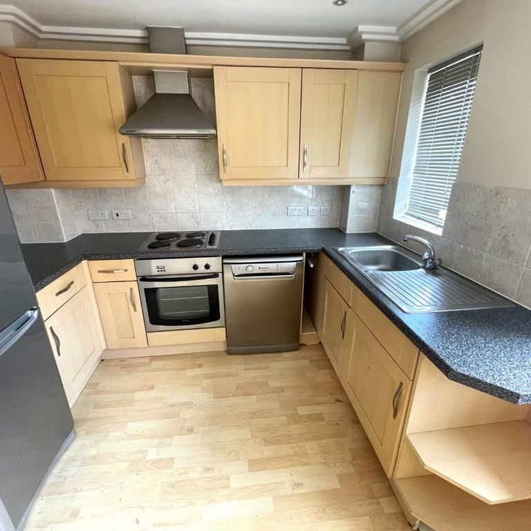 2 bedroom flat to rent - Photo 1