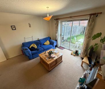 2 bedroom end of terrace house to rent - Photo 1