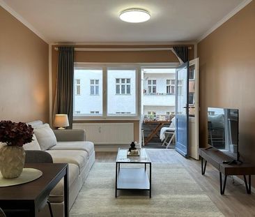 2 Zimmer Wohnung auf der Sonnenallee / Schufa & Jobcenter möglich - Photo 1