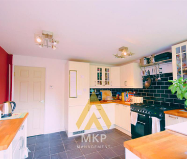 4 bedroom semi-detached house to rent - Photo 6
