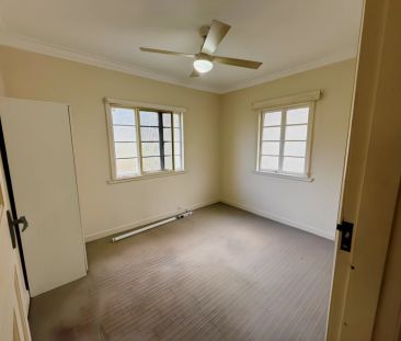 4 bed 1 bath - Photo 4