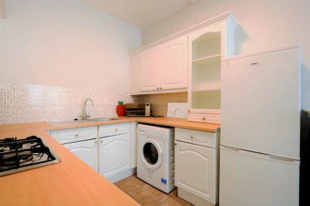 3Bedrooms, 2Bathrooms - Photo 4