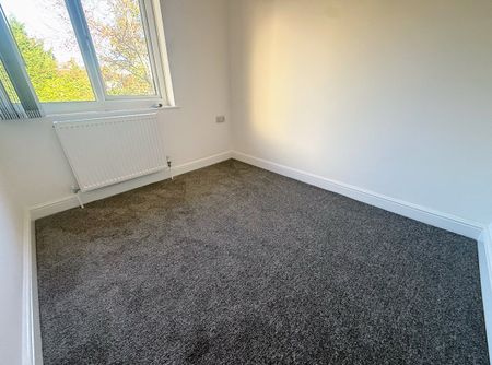 South Avenue, Wakefield, Horbury - Photo 2