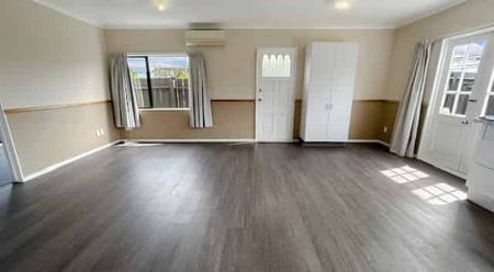 Feilding - Three Bedrooms - Photo 2