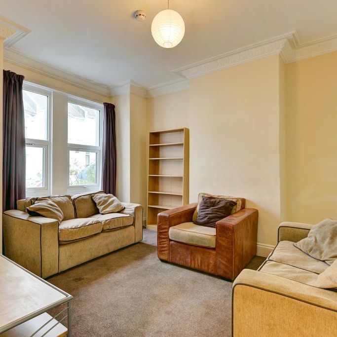 6 bedroom house to rent - Photo 1