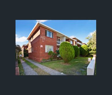 LOVELY APARTMENT IN A GREAT LOCATION! - Photo 5