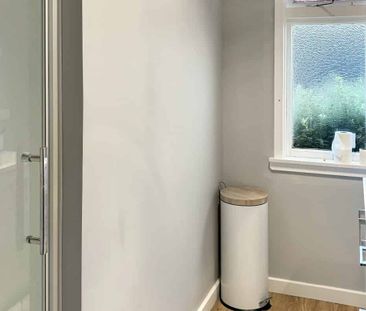 Four bedroom - Allenton - Photo 3
