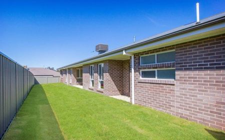 Modern Family Living in Sought-After Thurgoona - Photo 3