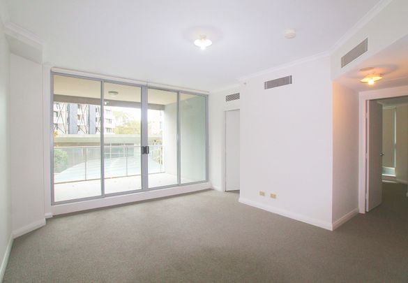 Modern Apartment in the Heart of Chatswood &ast;&ast; Available Now &ast;&ast; - Photo 1