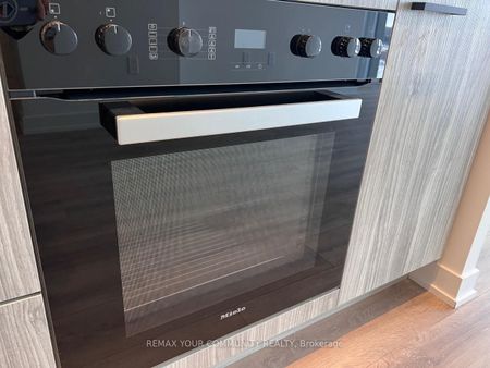 1408 1 Quarrington Lane - Photo 2