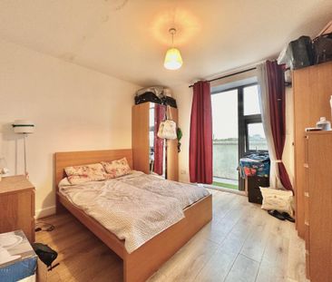 3 bedroom flat to rent - Photo 4