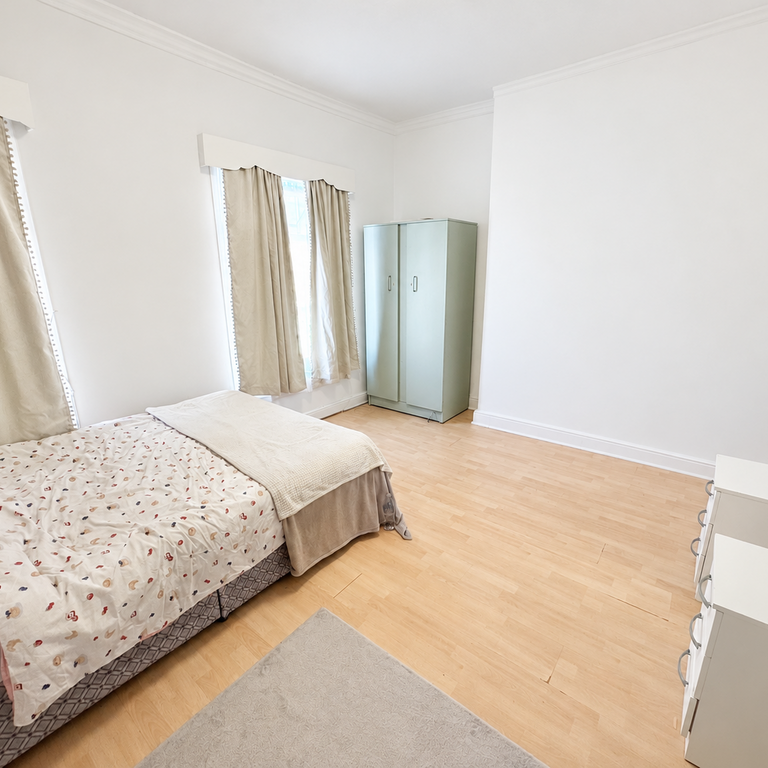 1 bedroom in a house share to rent - Photo 1