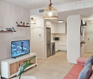 Apartamento de alquiler en Carrer de Joan de Joanes, Oliva Nova - Photo 2
