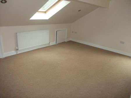 4 bedroom semi-detached house to rent - Photo 4