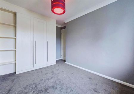 3 bedroom end of terrace house to rent - Photo 2