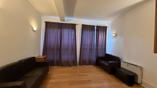 Oak Crescent, London - Photo 1