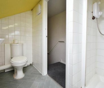 1 bedroom property to rent Freeland Road, Clacton-on-Sea, Essex, CO15 - Photo 2