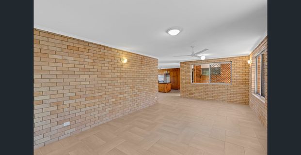 Lowset Family Home in perfect location - Photo 1