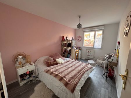 Location Appartement 4 pièces 86m² - Photo 3