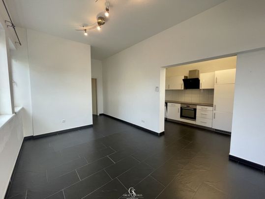 Charmante 2-Zimmer-Wohnung mit Steinboden und Klimaanlage - Photo 1