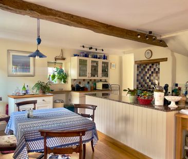 3 bedroom Pretty Three Bedroom Cottage to rent - Photo 1