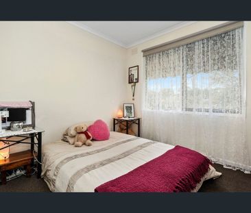 24 Gattinara Drive, Frankston, Vic 3199 - Photo 2