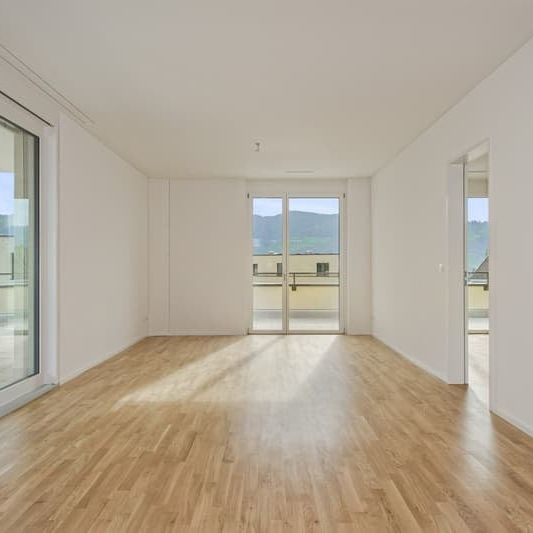 "Newly built apartment in a dream location directly on the lake shore in Rapperswil-Jona" - Photo 1