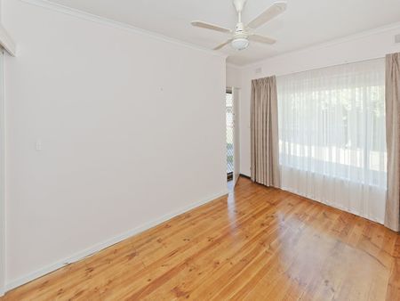 Spacious Unit in Great Location&period; - Photo 2