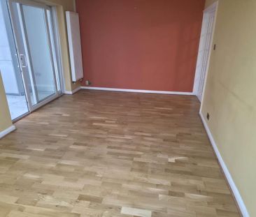 6 bedroom semi-detached house to rent - Photo 2