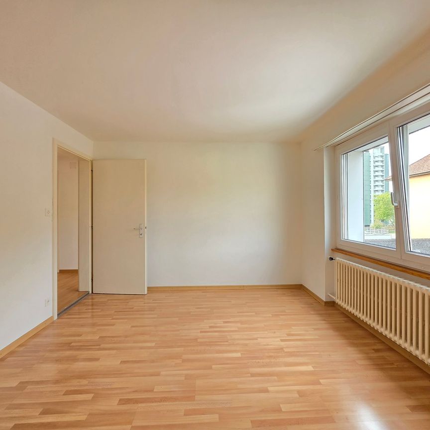 Helle 4-Zimmer-Wohnung mit Balkon ab sofort - Photo 1