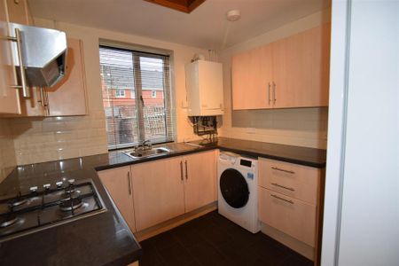 3 bedroom terraced house to rent - Photo 3