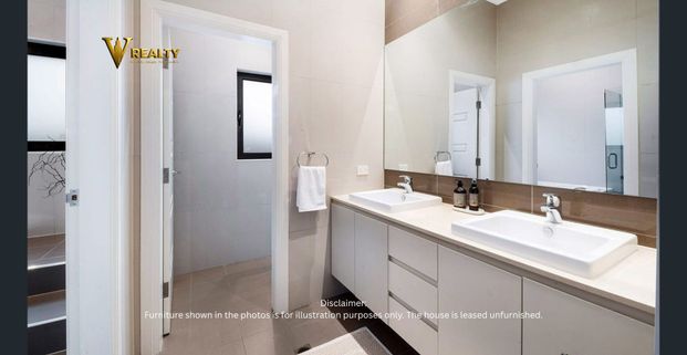 Grand Family Home Plus Sleepout For Rent - Heart Of Bankstown - Photo 1