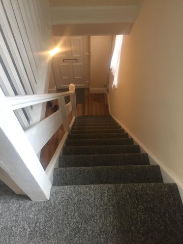 3 Bed Semi-Detached House, Warren Avenue, SO16 - Photo 4