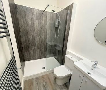 Upper High Street, Taunton, Somerset - Photo 2