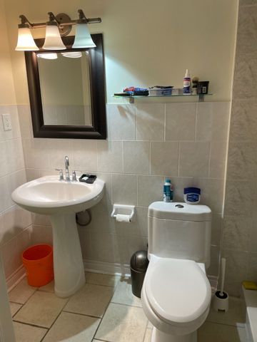 For Lease - 32 Four Seasons Crescent Unit# Walkout BASEMENT, Newmarket, Ontario - Photo 4