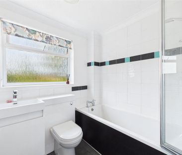 3 bedroom semi-detached house to rent - Photo 3