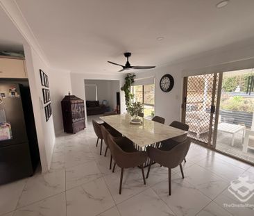 Modern Two-Storey Family Home in Prime Algester Location - Photo 5
