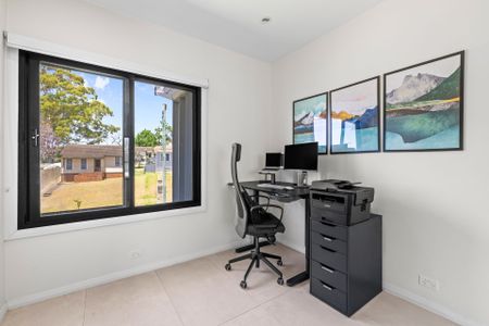 Like Brand New - Fully Renovated - Photo 5