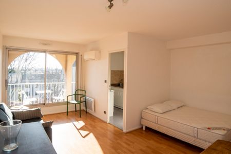 Location Appartement 1 pièce 29m² - Photo 2