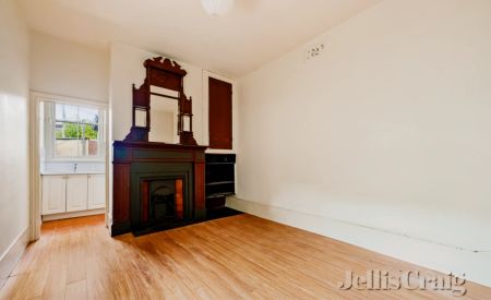 4 Bed, 2 Bath - Photo 2