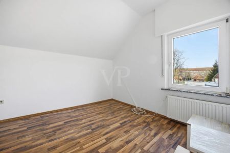 Vielseitige 4-Zimmer-Etagenwohnung in zentraler Lage mit Dachterrasse - Photo 4