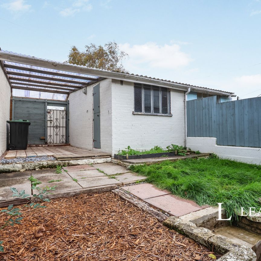 3 bedroom house to rent Hercules Road, Poole, Dorset, BH15 - Photo 1