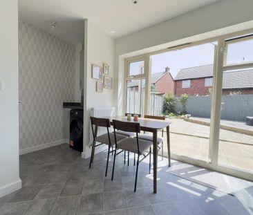 2 bedroom semi-detached house to rent - Photo 3