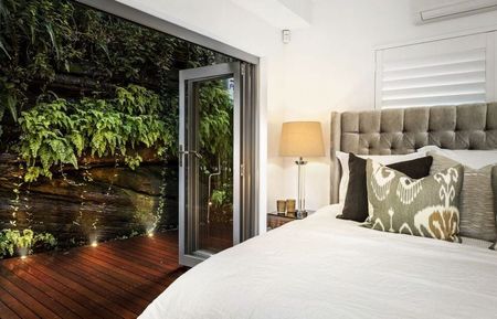 Pet Friendly Stunning, Modern Apartment With Garden Courtyards - Photo 3