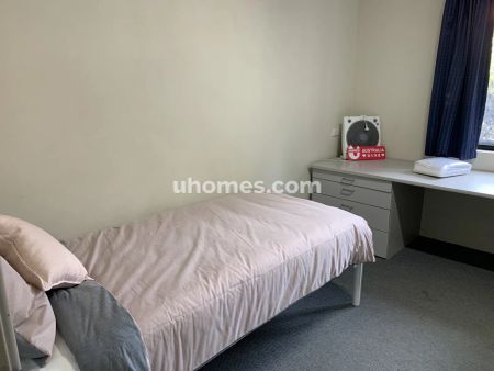 6 Bedroom Apartment - Photo 5