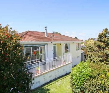 GREAT FAMILY HOME - Photo 2