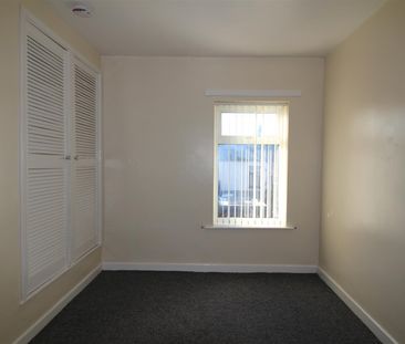 2 Bedroom Terraced House for Rent - Photo 4