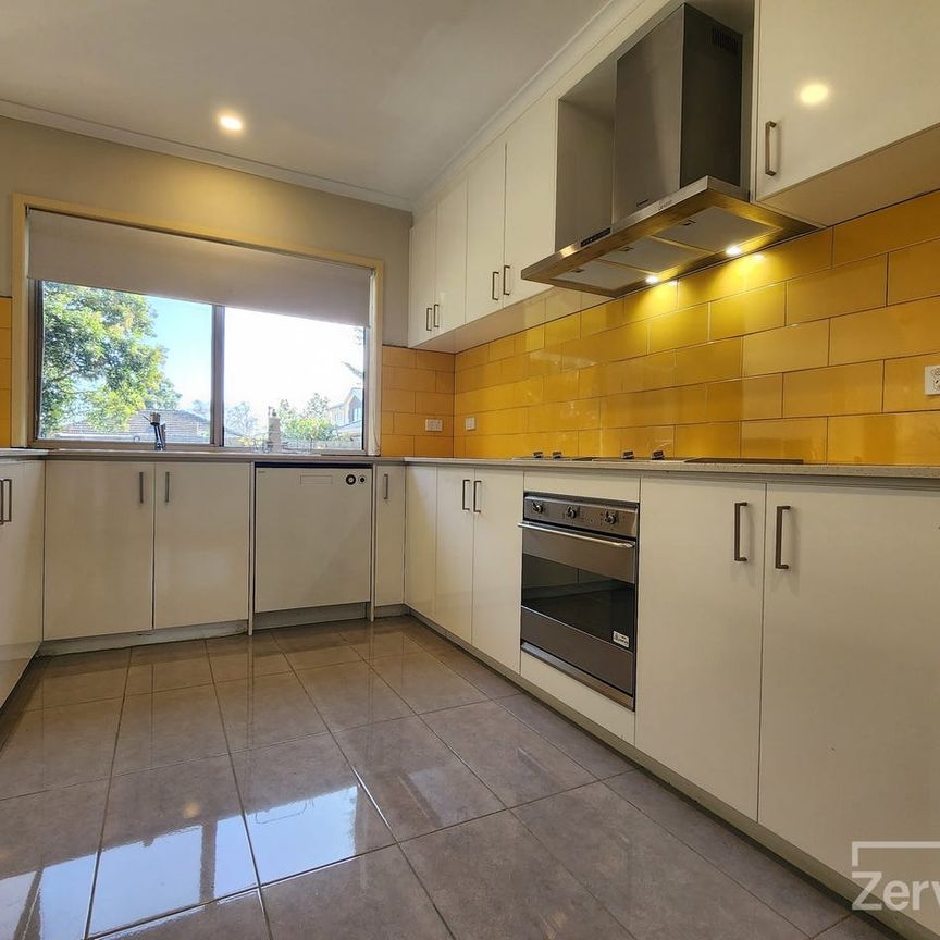 41 Koonawarra Street, Clayton, Vic 3168 - Photo 1