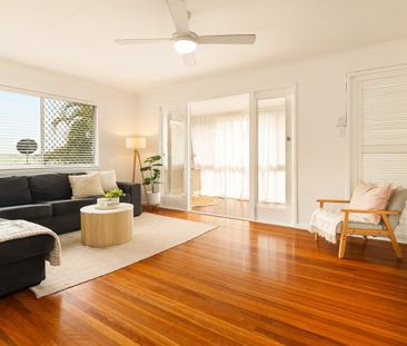 95 Pareena Crescent, Mansfield QLD 4122 - House For Rent | Domain - Photo 2